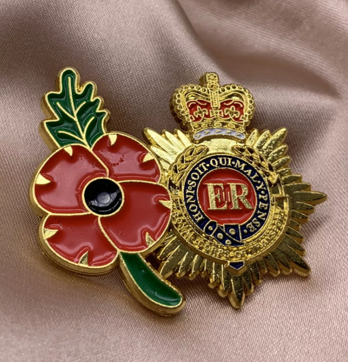 Poppy Flower The Queen's ER Memorabilia 2024 Souvenirs Pin Badge Brooch Remembrance Day